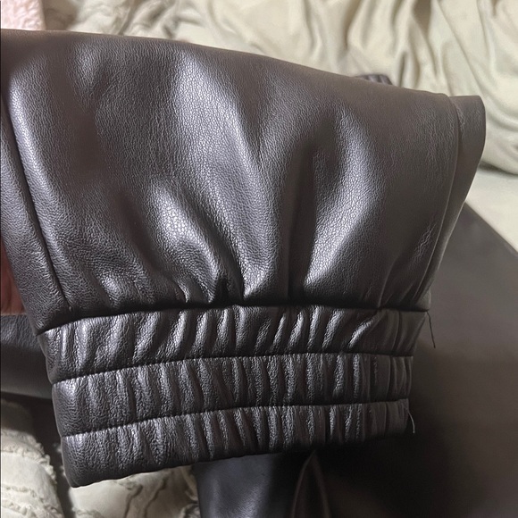 bebe Black Ankle Cropped Pants - Picture 11 of 12